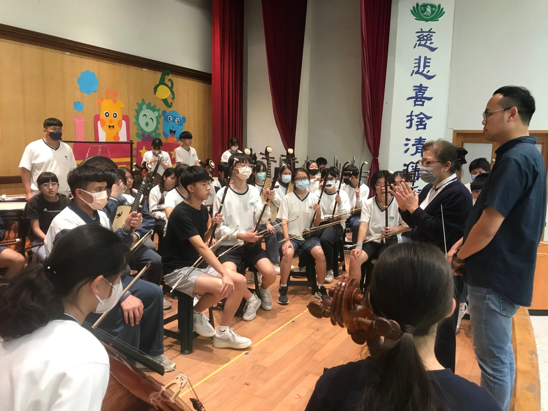 校長賽前特地到練習會場為孩子們加油打氣