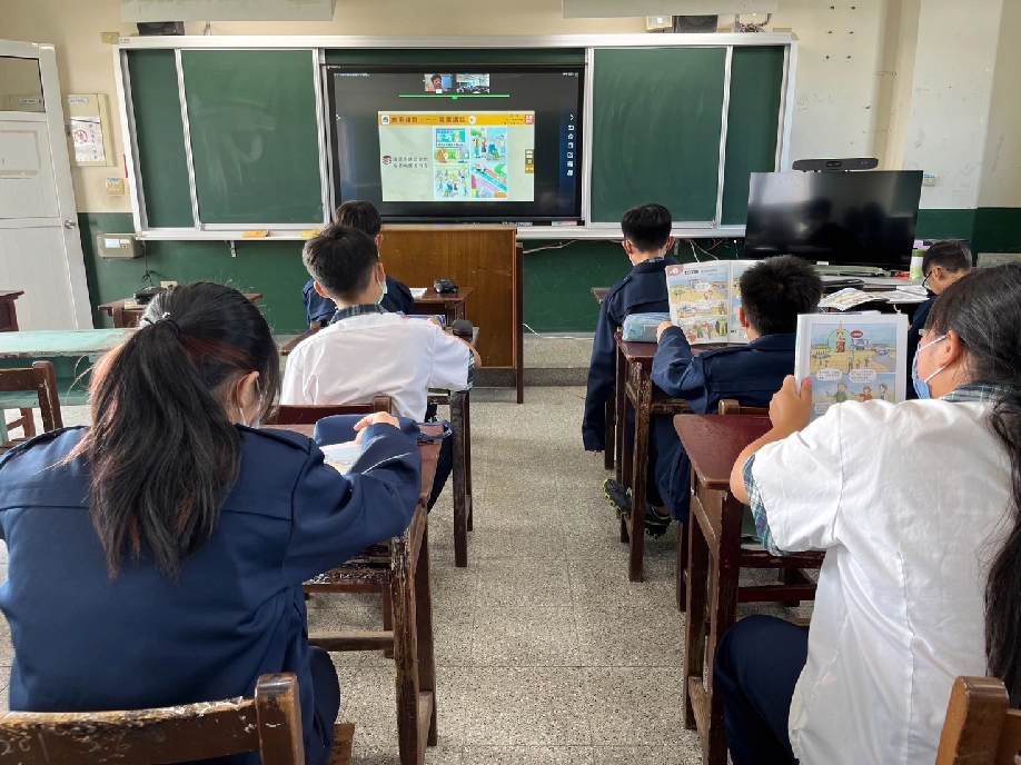 臺中市清泉國中閩南語文上課實況。