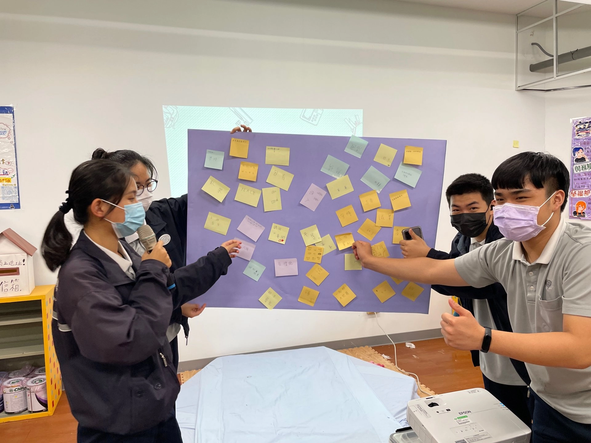 簡君蕙更從擔任學生會會長一職,學習換位思考和溝通協調。