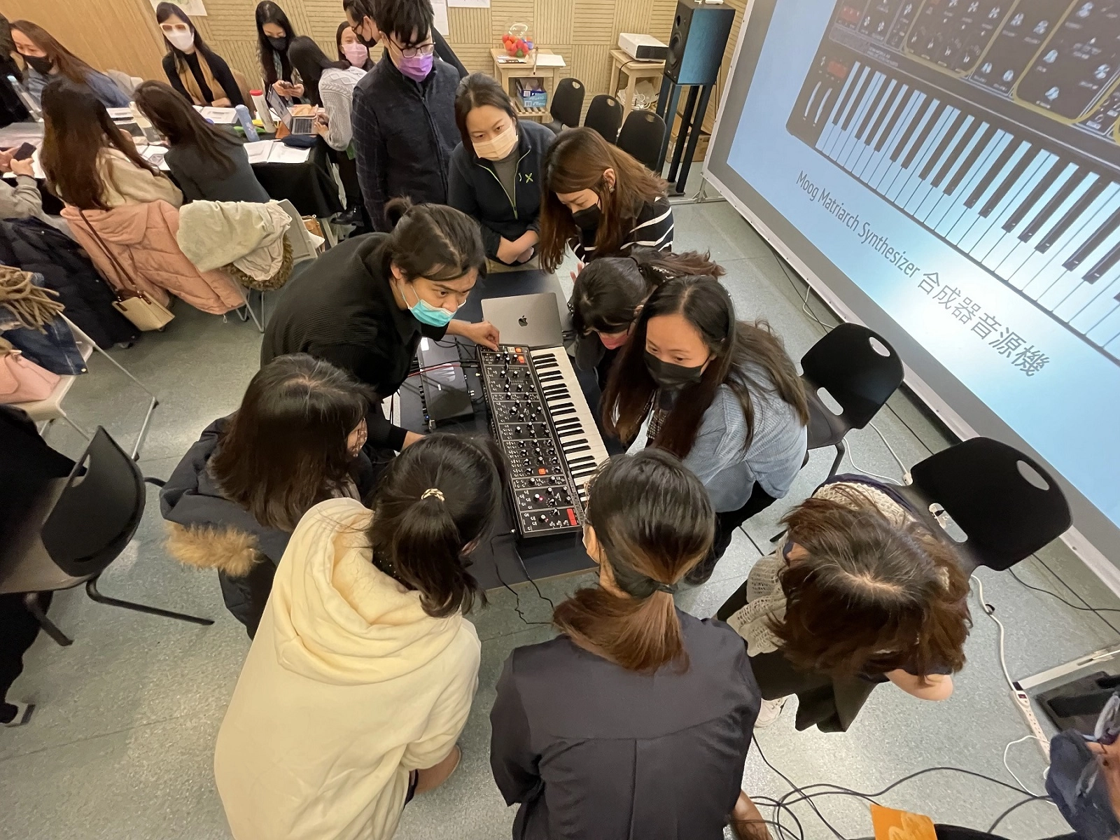 全國音樂教師專業成長工作坊「音樂與科技」實作活動:聲音本質的理解電子合成器