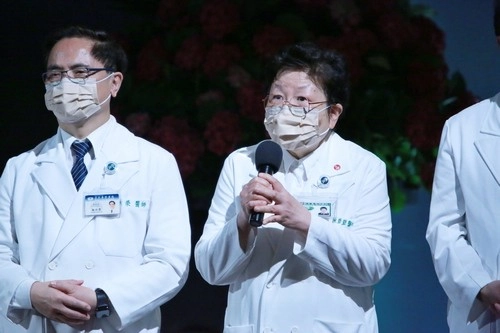 陳岩碧院長表示,願用巨大的量能守護南花蓮鄉親的健康、生命、愛。