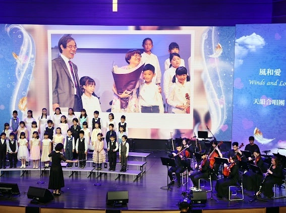 小朋友管弦樂及合唱演出感動人心