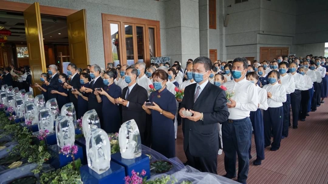 慶祝「佛誕節、母親節、全球慈濟日」三節合一,因疫情關係已三年停辦,高雄靜思堂以感恩的心重啟浴佛節。