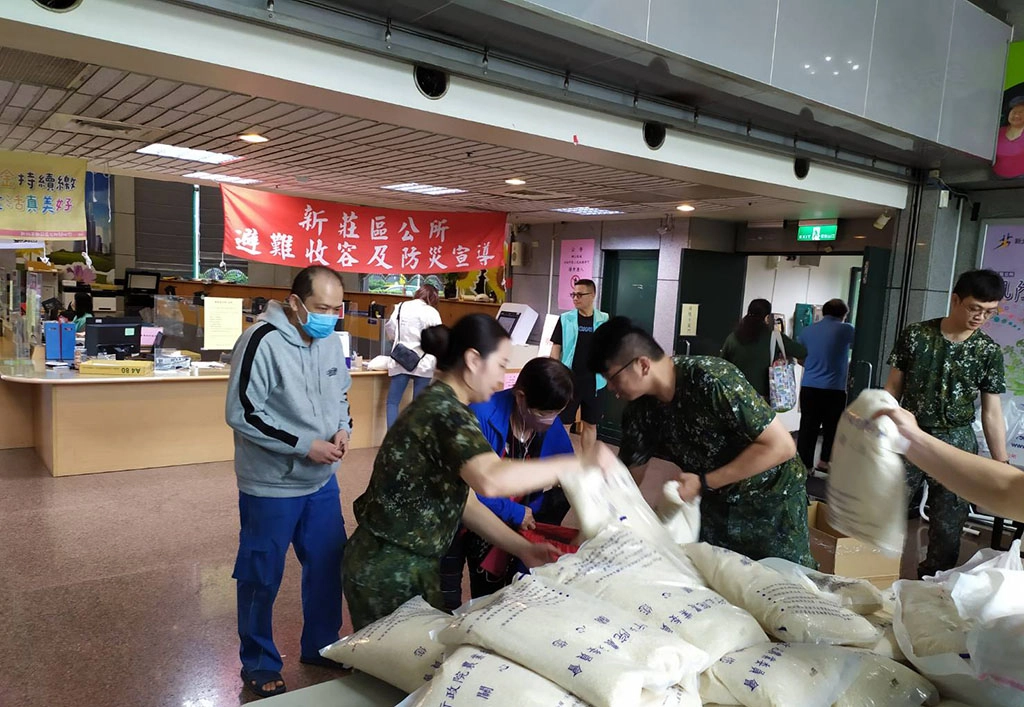 溫馨迎端午 白米傳愛心