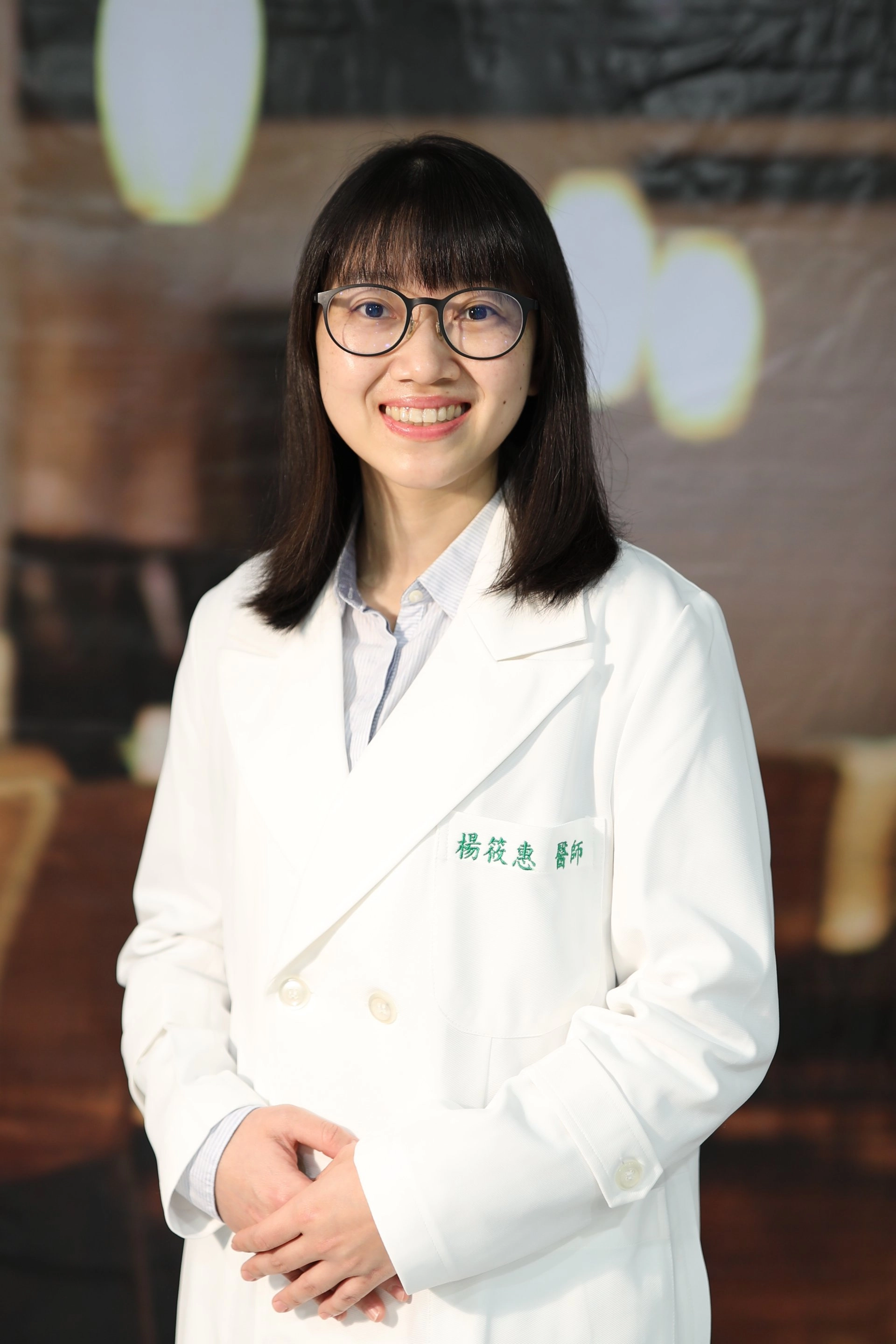 花蓮慈院小兒外科主治醫師楊筱惠醫師是花東地區極少數的小兒外科醫師,承擔起守護東部孩童健康的責任。