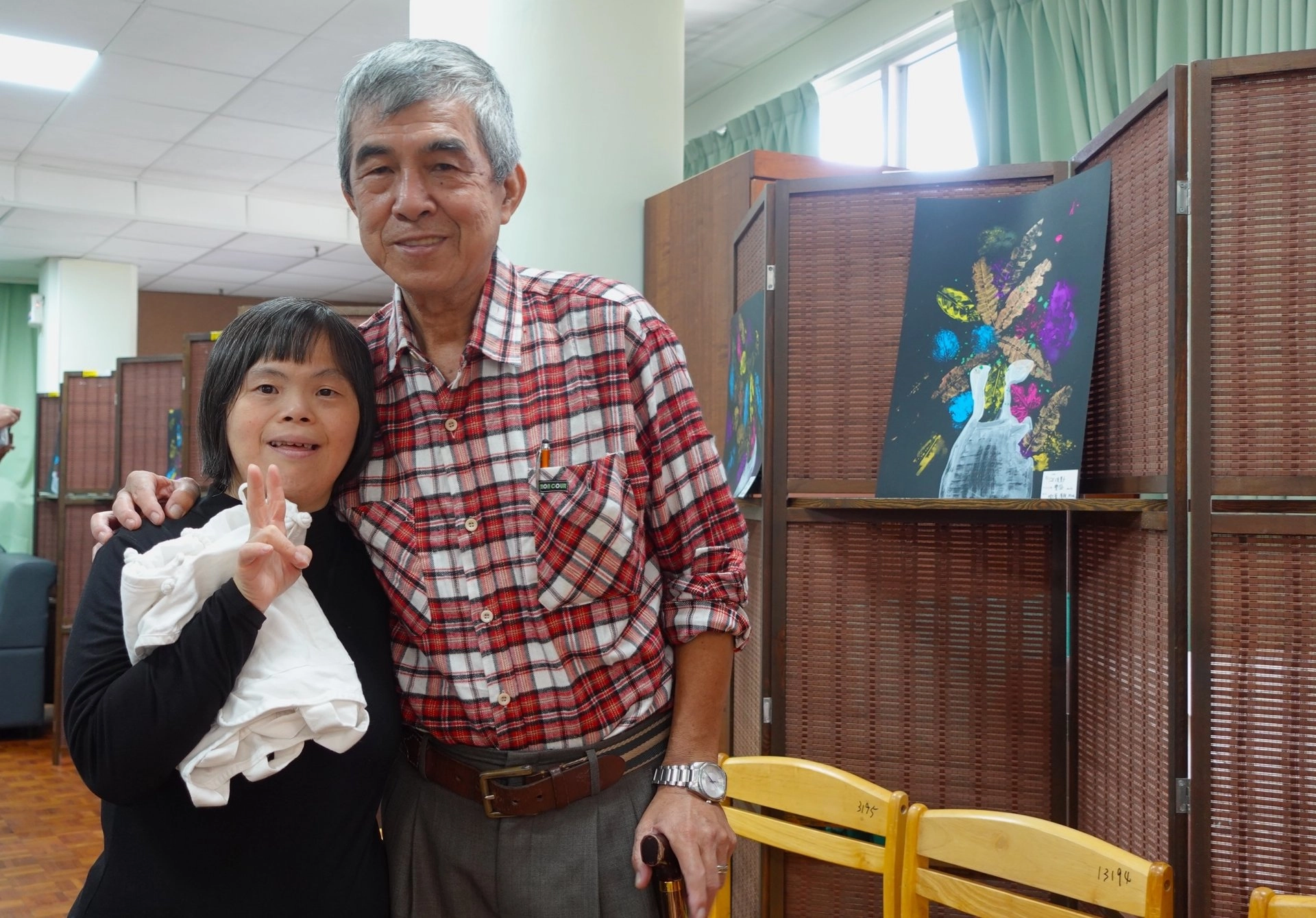 住民薰儀的爸爸特別前來宜蘭教養院參與活動,為她加油打氣。