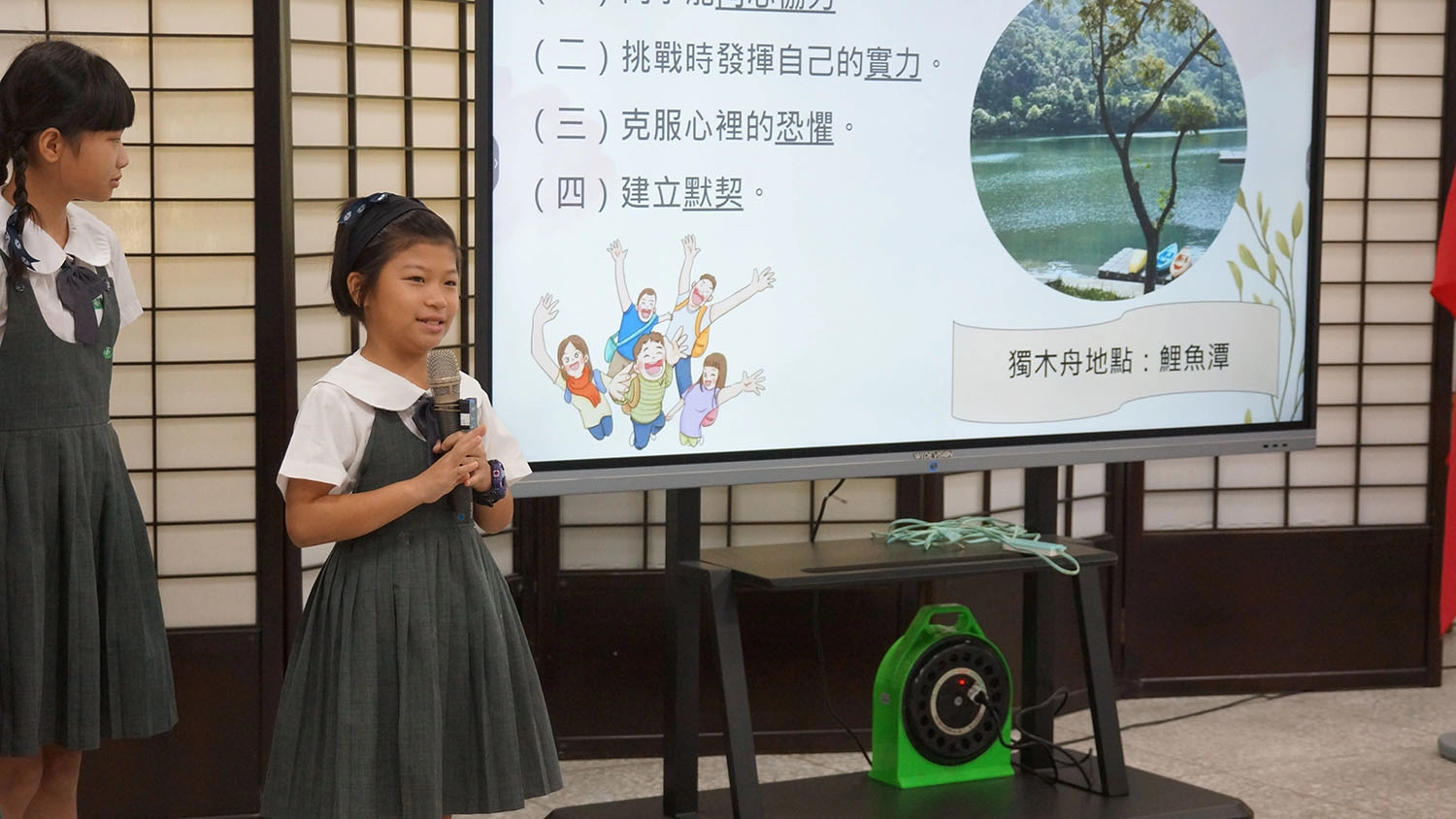 孩子分享獨木舟課程讓孩子學會勇敢及面對挑戰的勇氣,更學到同心協力、建立默契的重。