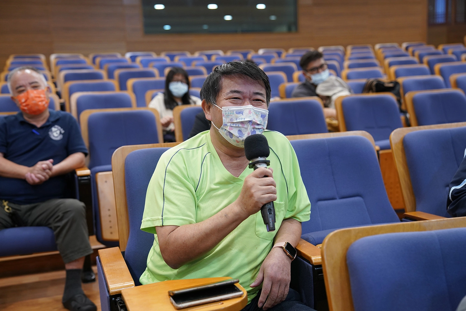 罹患乾癬已20年的范師兄,從洪崧壬醫師升任主治醫師就開始在花蓮慈院皮膚科接受治療乾癬的治療,目前皮膚乾癬病兆已獲得穩定控制。