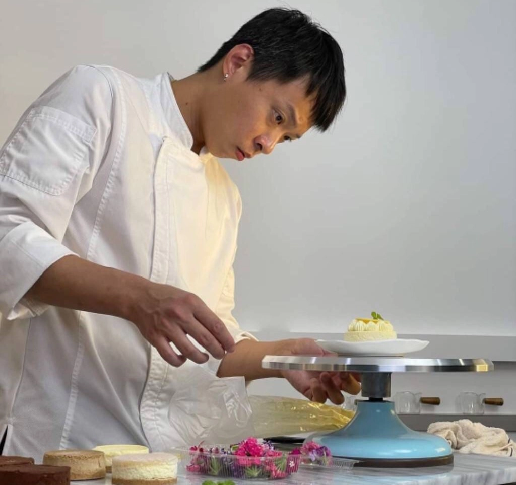 劉洺愷秉持阿公「做人要真材實料」的精神,他創作的蛋糕也是真材實料。