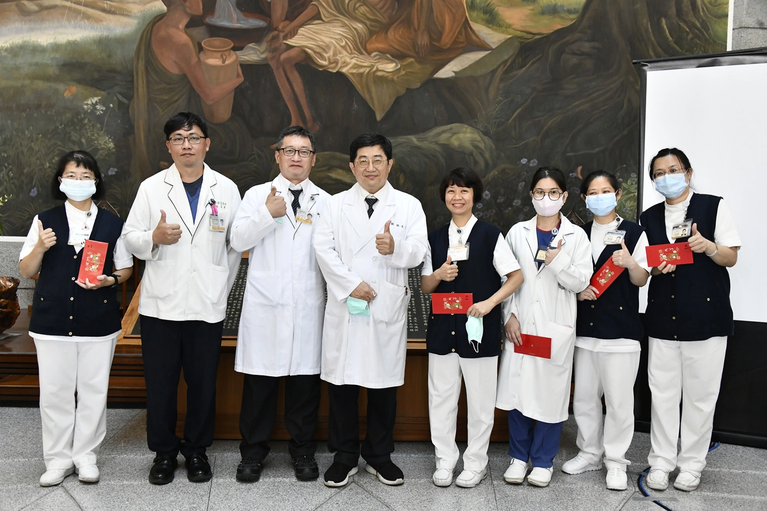 今年首次舉辦醫療廢棄物減量活動,共有8個單位達到減量成果。