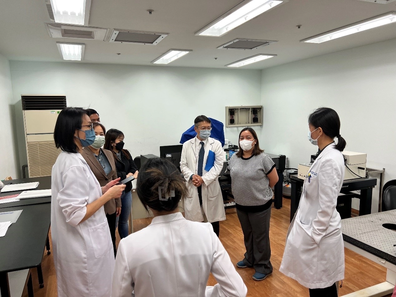 花蓮慈濟醫院舉行「端粒(Telomere)臨床研究及臺灣醫學人文交流研習營」,16日上午於合心會議室舉辦開營典禮,共同見證臺菲跨國醫療合作新里程。