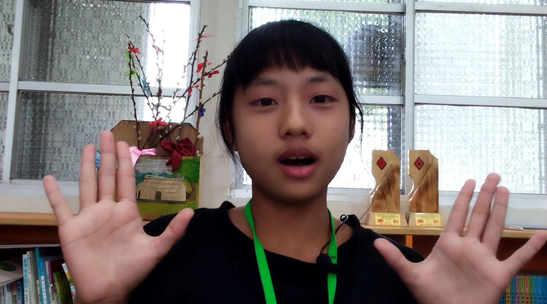 花蓮萬榮國中一年級黃同學,首度面對鏡頭講話,表現的落落大方。