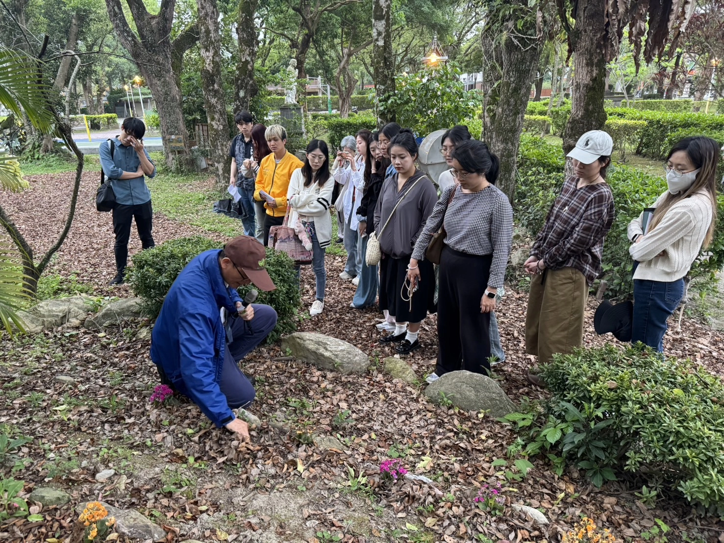 「花蓮部落文化交流團」,安排慈大與嶺南大學的師生,參訪碧雲莊、吉安鄉米田共享合作社」、撒固兒部落野菜導覽和青年座談。
