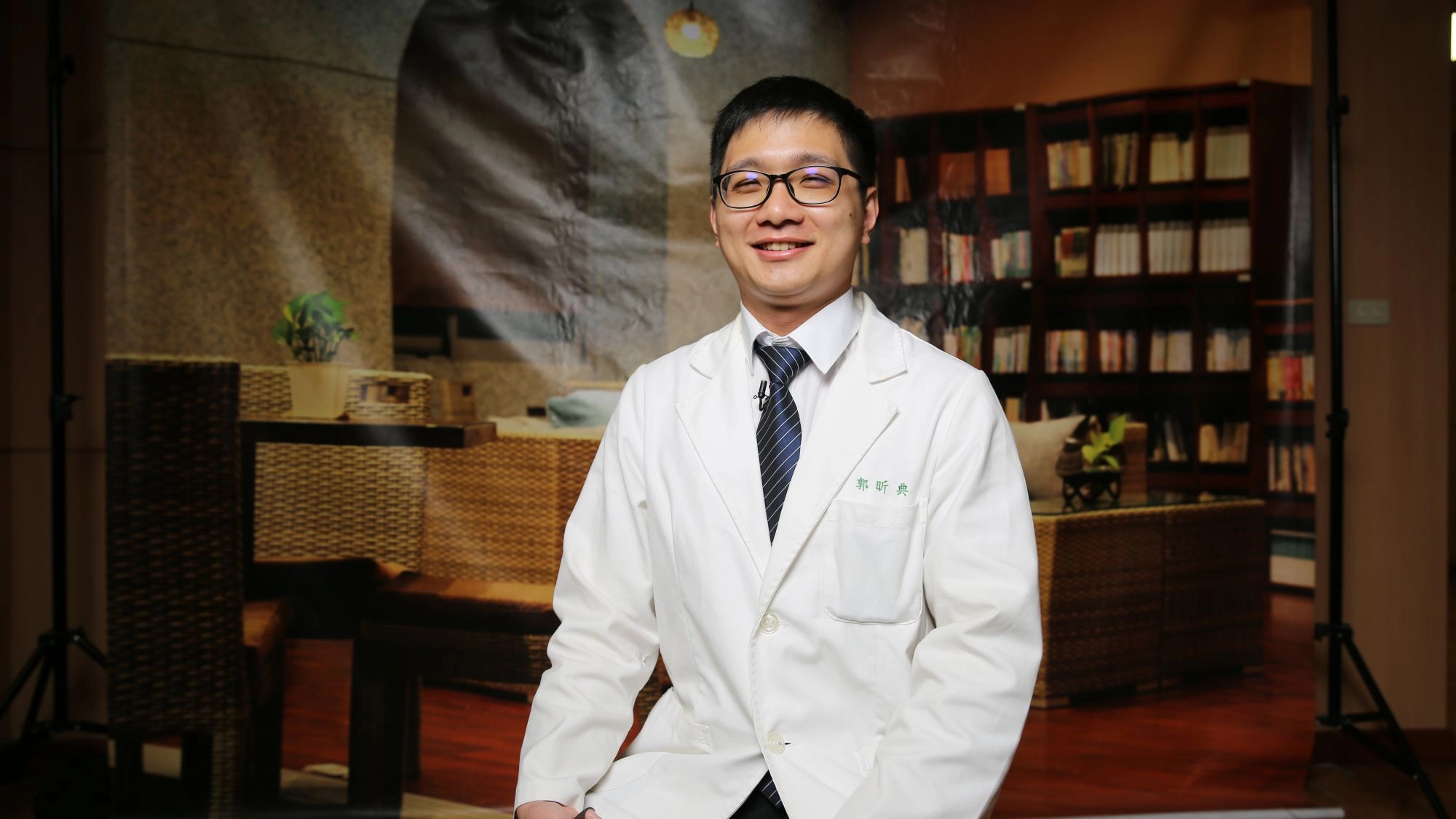 郭昕典醫師表示,合谷穴位在人體十二正經中的手陽明大腸經上,也是該經之原穴,在調整內在氣血上是非常重要的穴道。