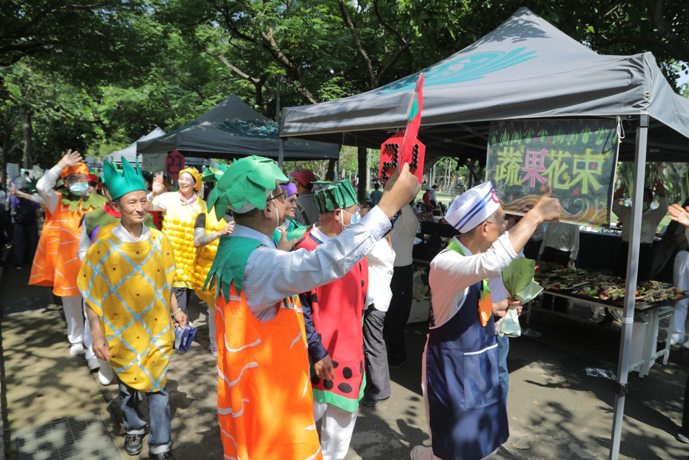 尋找為地球降溫的解方都在人人日常生活中,呼籲生活中將「蔬食無痕」、「環保無塑」、「物種保護」付諸於行動,就是最創新最實在的解決方案。