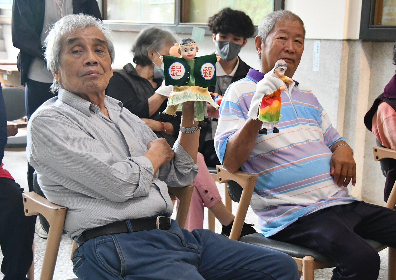 「憶起來看偶」的角色,都符合失智長輩年輕時的職場閱歷或契合阿公阿嬤的個性。