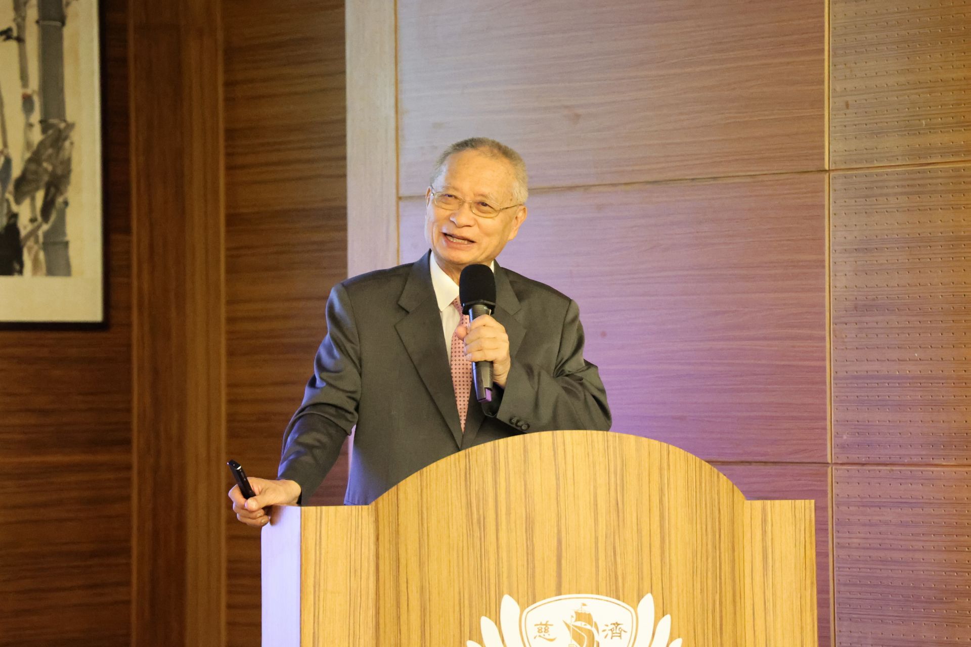 林昭庚院士也以《做人做事做學問》新書講座,分享勵志人生故事,希望能鼓勵更多人能勇於開創人生夢想。