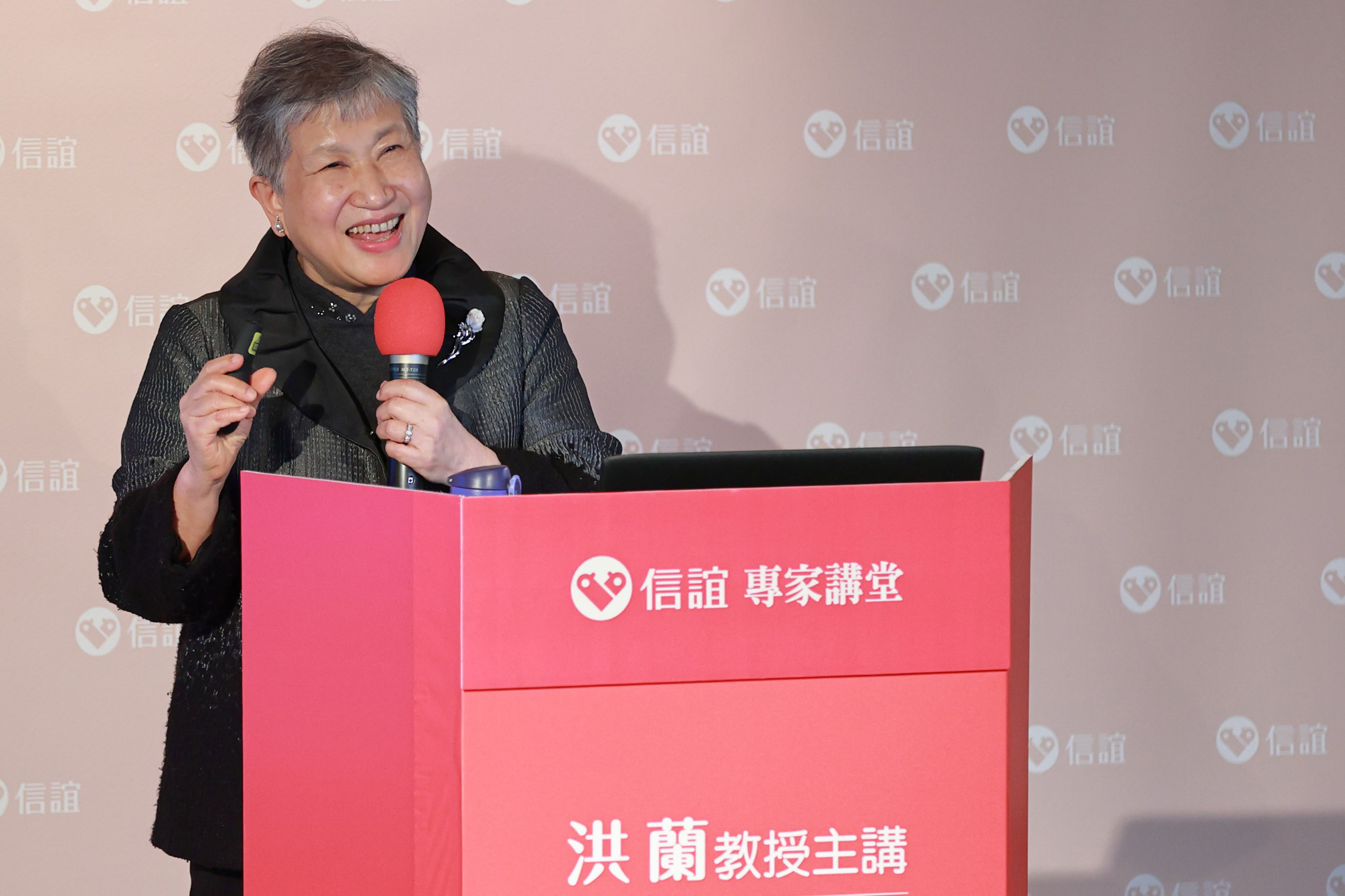腦科學專家洪蘭教授素來在信誼專家講堂受讀者歡迎,再次以淺顯易懂的科普知識和讀者分享大腦與生活的關係。