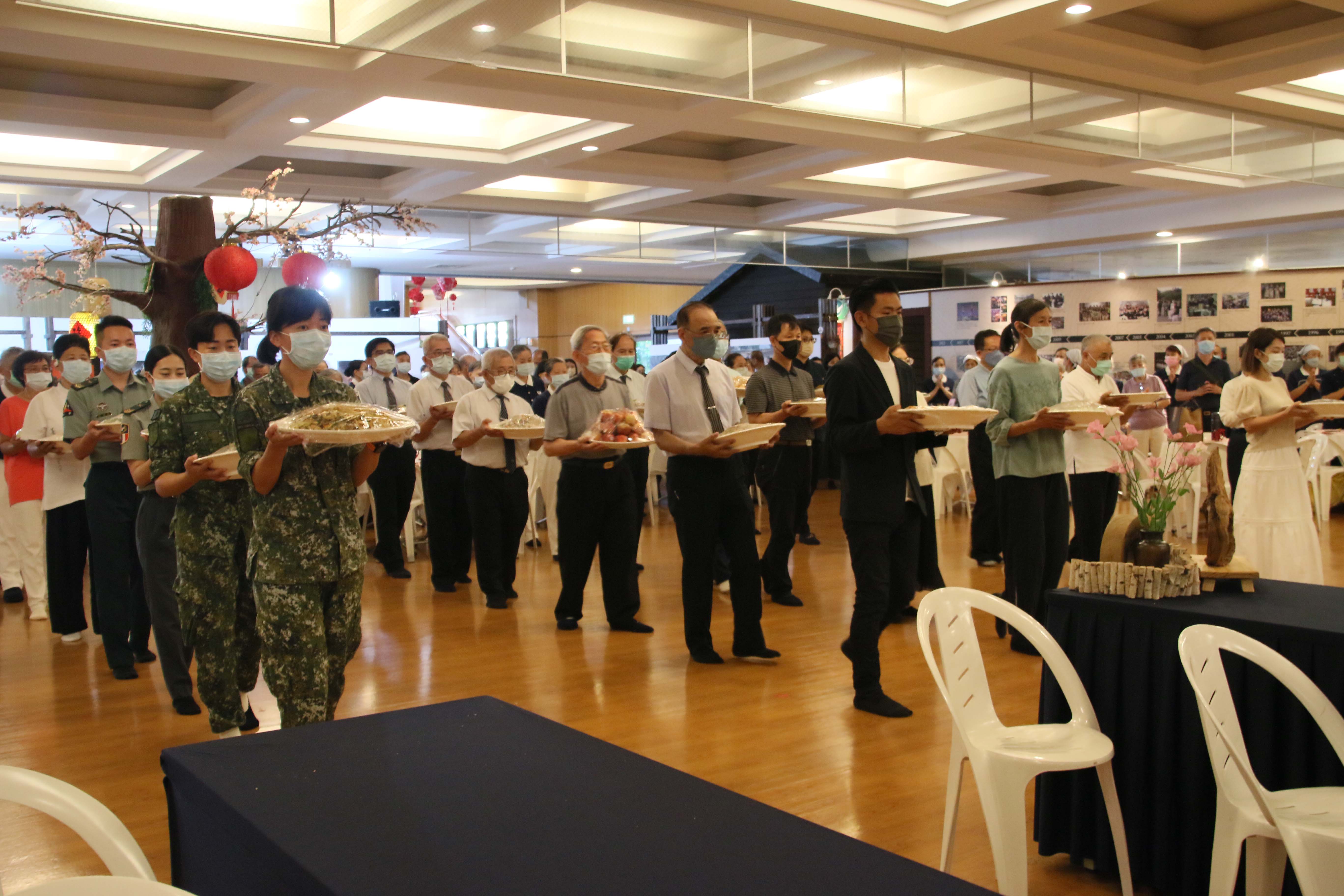 8月10、11兩日新竹靜思堂舉辦「七月吉祥感恩祈福會」，邀約新竹鄉親及各界參與供齋及吉祥法會的祈福活動。