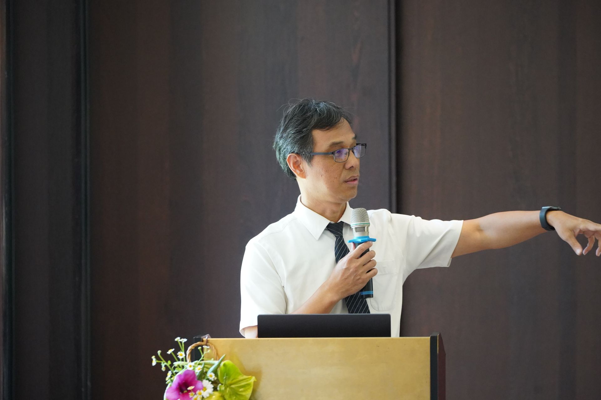 慈濟慈善事業基金會高級專員邱國氣分享推動花蓮友善國際觀光城市的歷程。