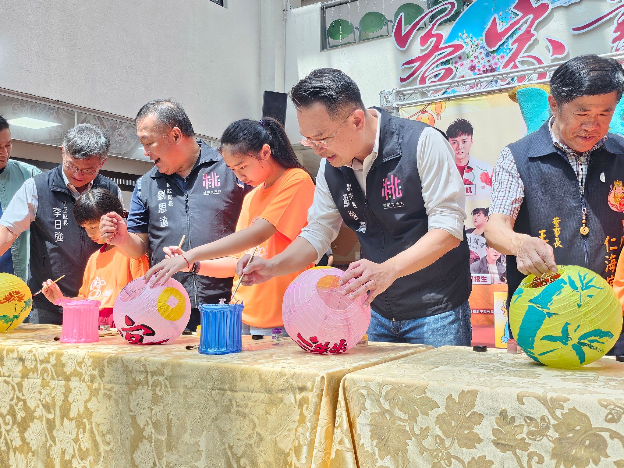 創意神豬暨慶讚中元_活動記者會手繪燈籠