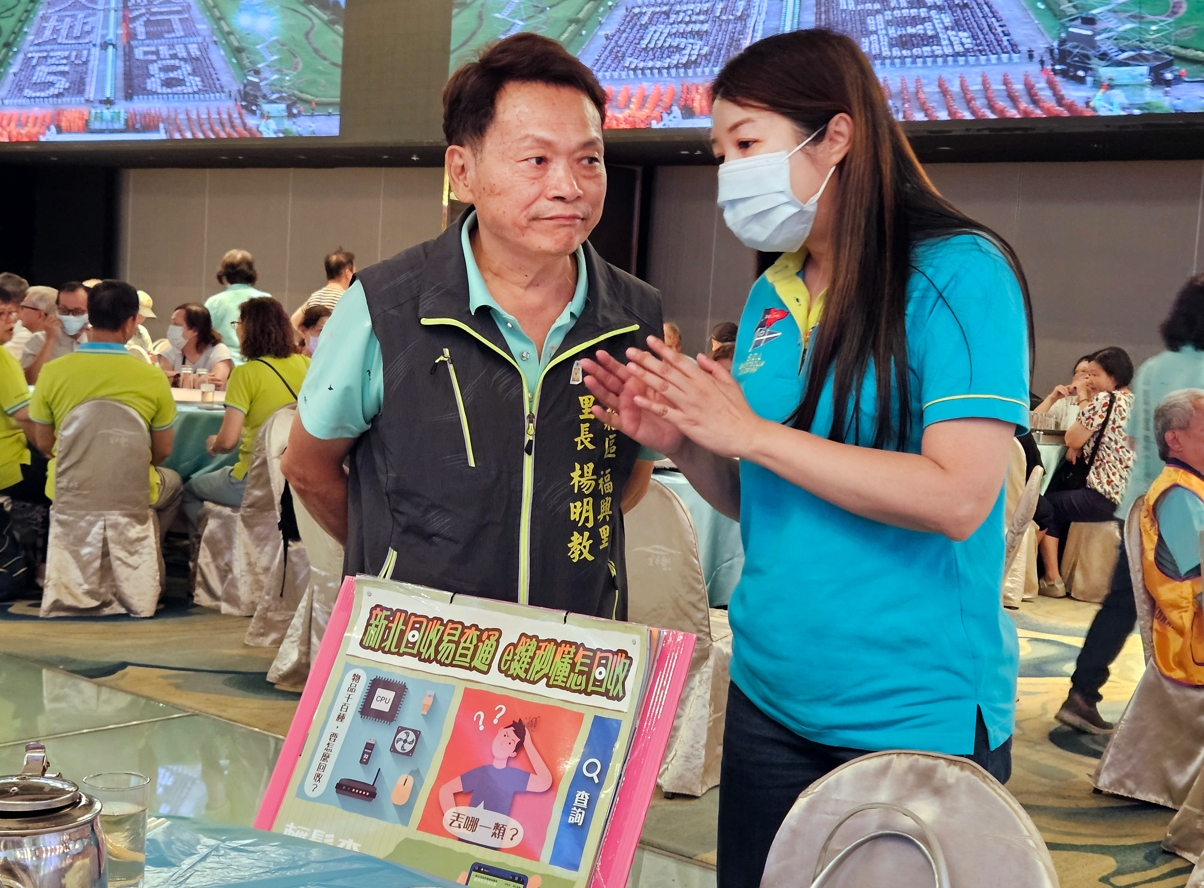 楊里長呼籲,氣候變遷對我們未來極為嚴重,所以務必要轉向蔬食,蔬食有益健康,友善環境,努力推廣蔬食,「地球好,大家才會更好」。