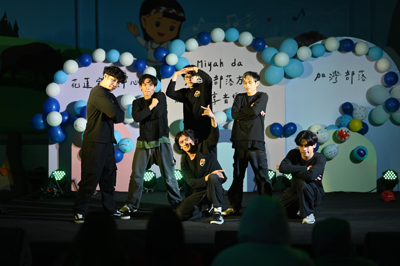 拉斯維加灣表演結束帥氣pose。