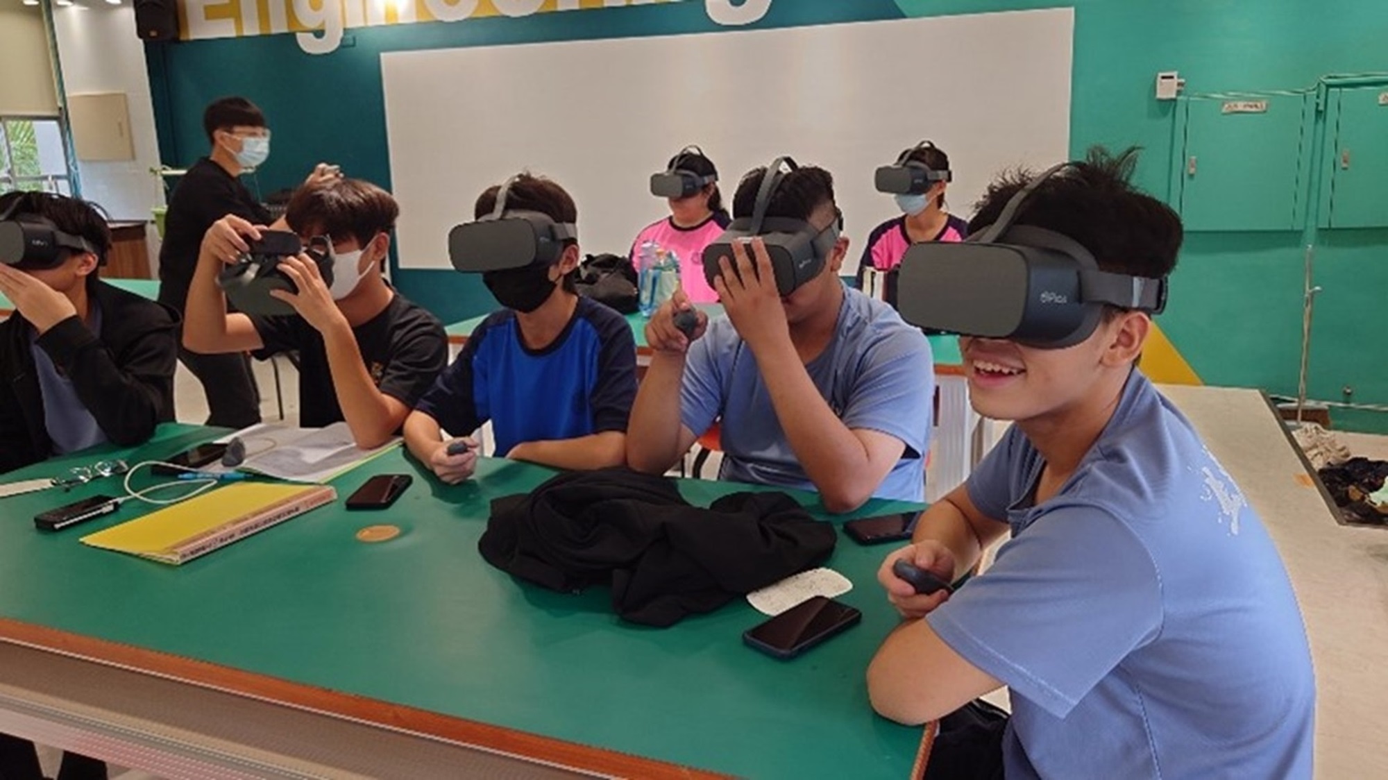 國立虎尾農工結合VR技術發展智慧農業相關課程。