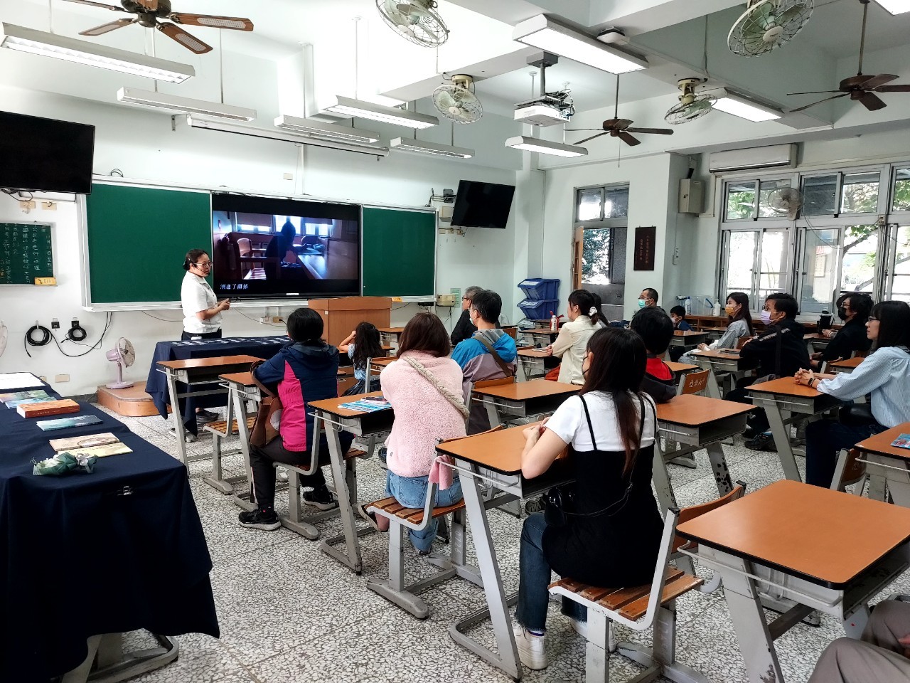 透過國文科府城少年轉大人一系列課程介紹,認識國學之美。