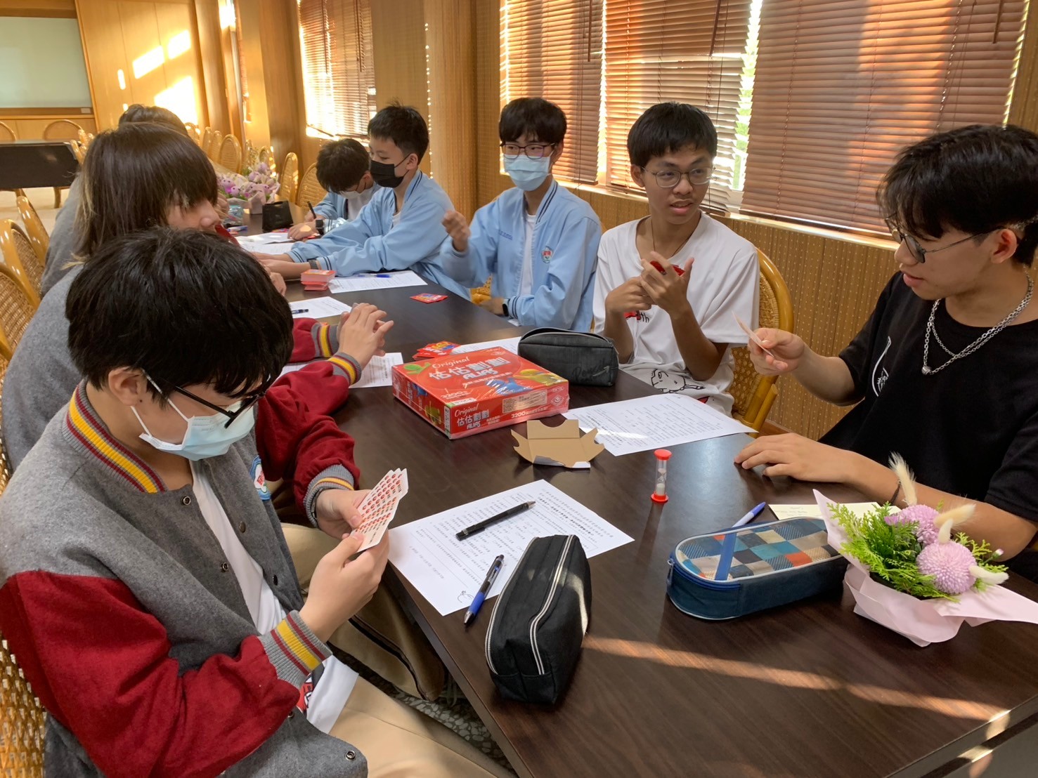 體驗文學桌遊,在遊戲中增進國學常識。