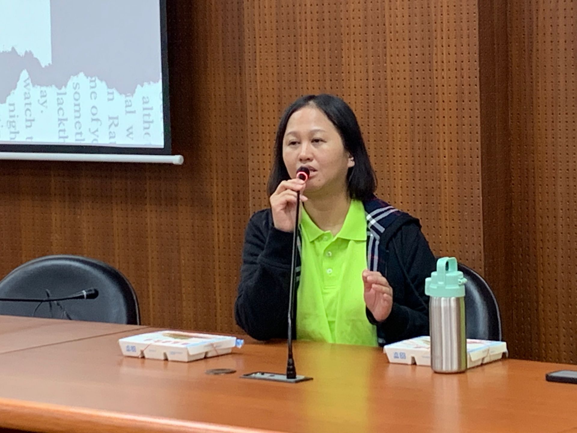 花蓮慈院血液腫瘤科楊佩雯護理長肯定陳皆吟護理師的表現
