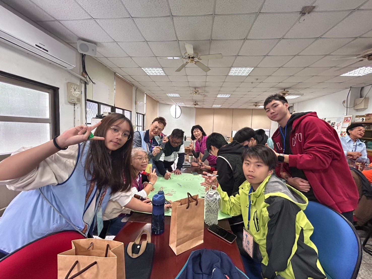 團體活動-不同縣市的家友會分組分享、共同創作