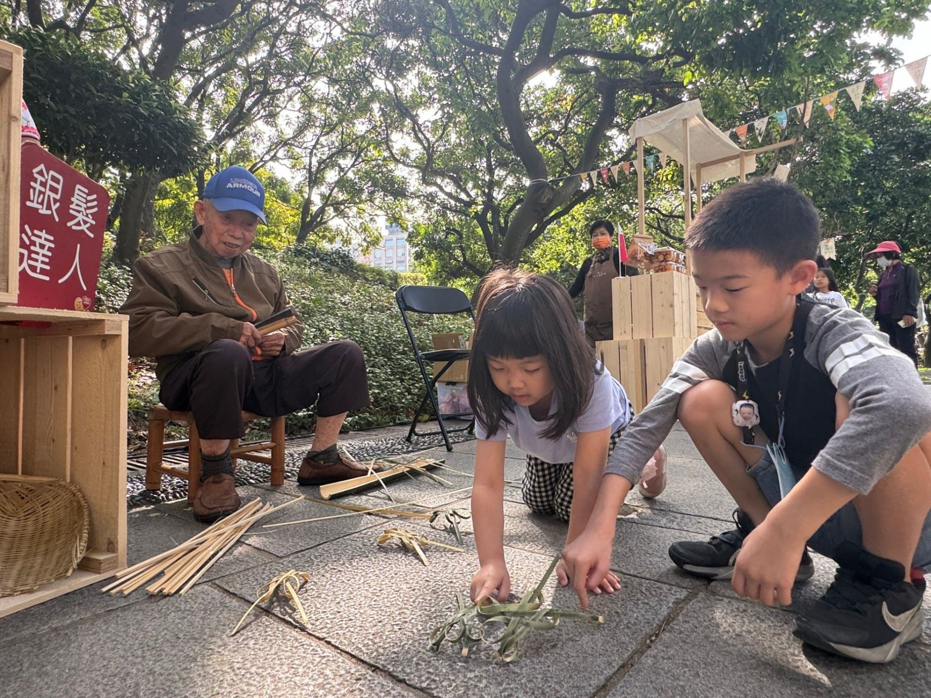 銀髮生活達人國寶級竹編達人江阿本-高齡94歲熱情參與國美館-老派幸福市集