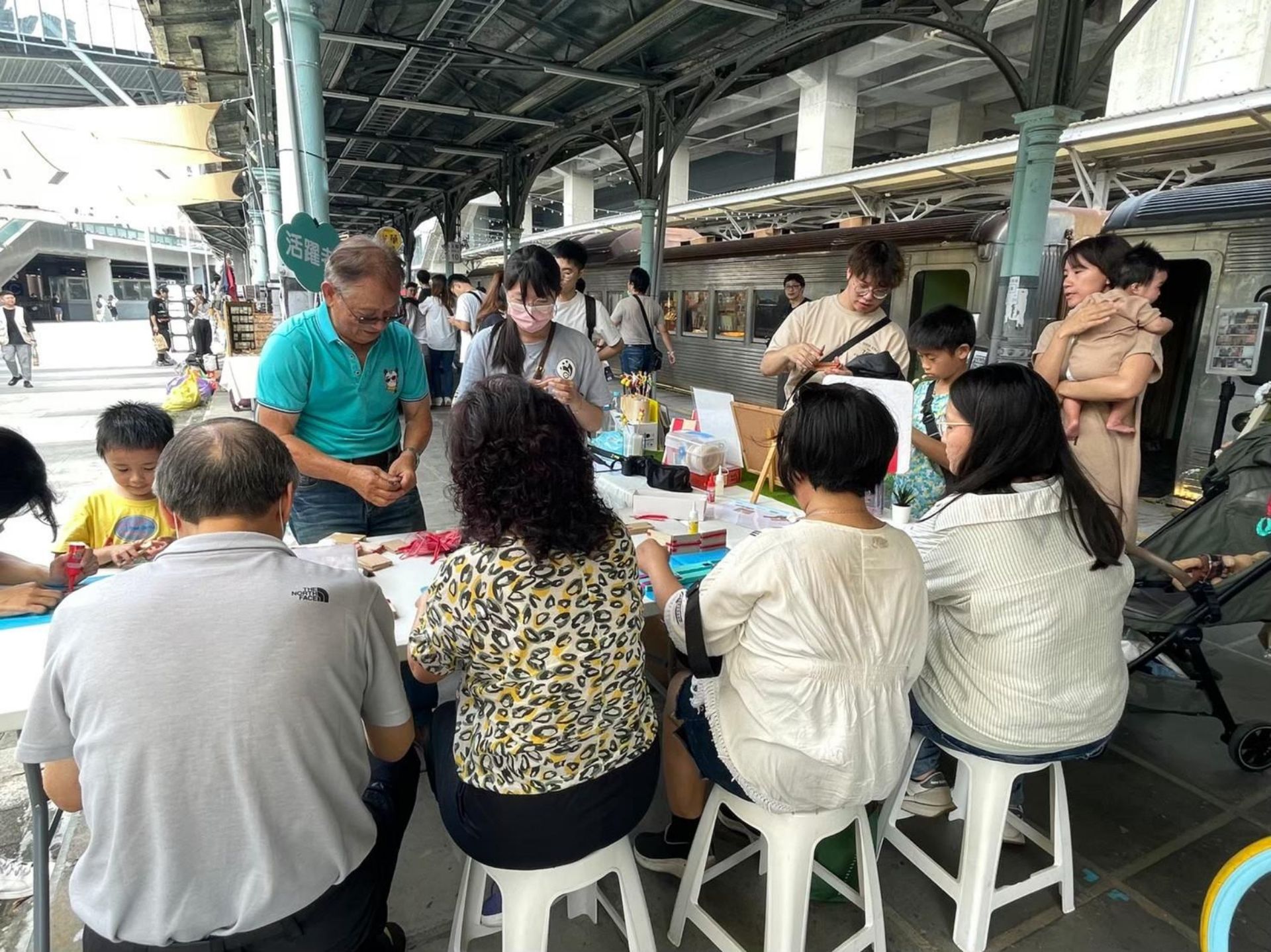 與廣受年輕族群喜愛的-舊物盛典-文創市集合作展演