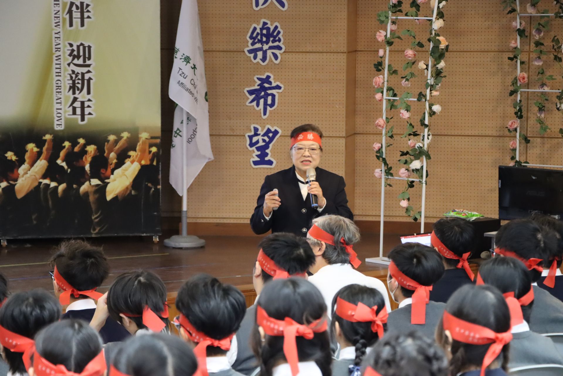 校長以「穩住身心、分秒不空過」的勉勵語,為高三學子注入信心與力量。