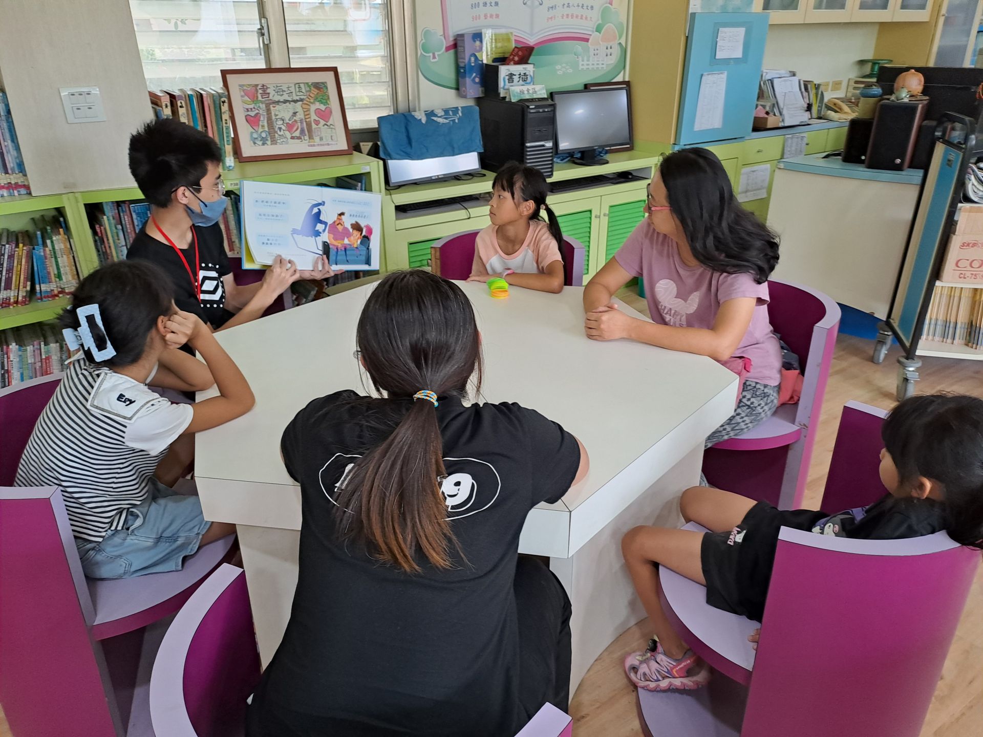 卑南國小部落行動親子教室繪本親子共讀_0