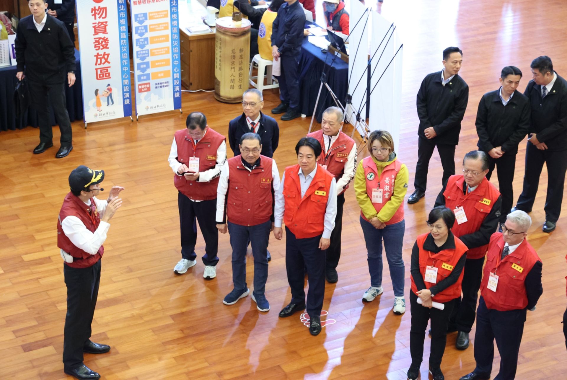 演練前先以簡報向賴總統說明新北市防災協作中心運作機制及推動情形。