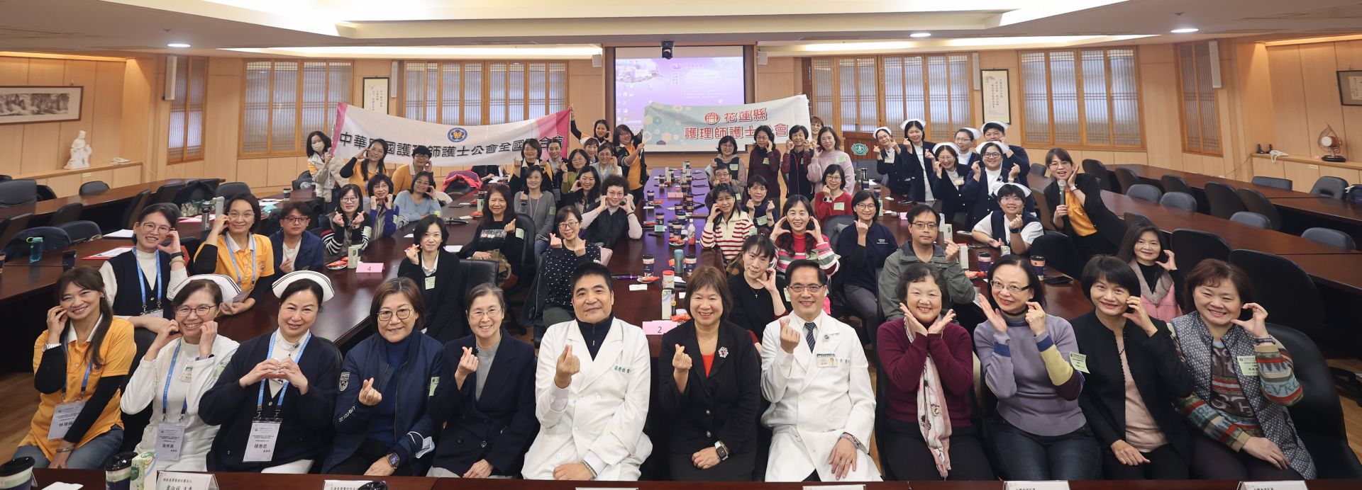 花蓮慈濟醫院與花蓮縣災難醫療隊(DMAT)今年升級為全臺灣第一支全面資訊化的災難醫療隊(iDMAT),中華民國護理師護士公會全國聯合會(下稱護理公會全聯會)在12月23日,前來標竿學習。