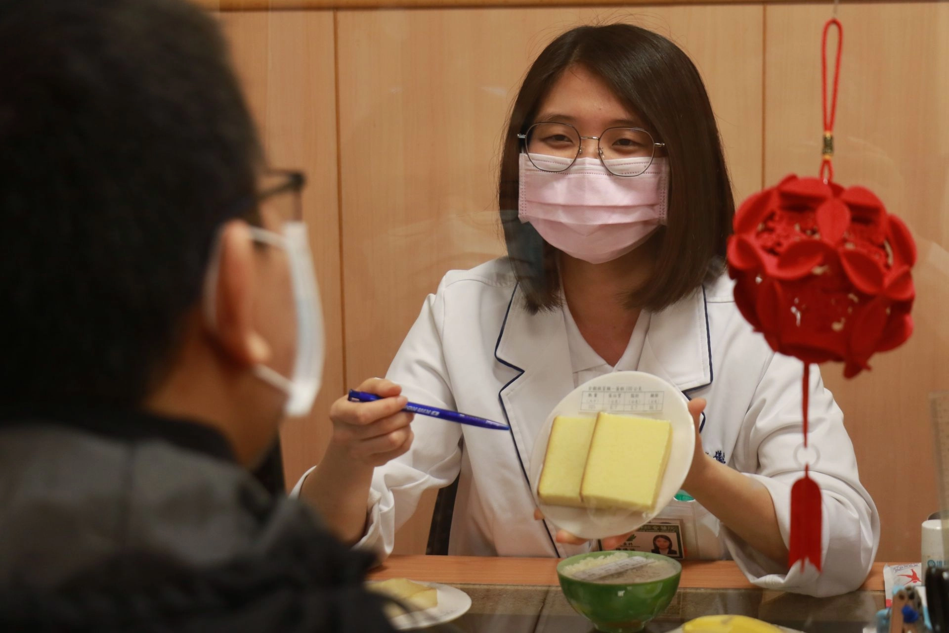 陳儀滋營養師提醒,有腸胃道疾病、慢性腎臟病與糖尿病、三高病人,高油、高鹽、高熱量食物的攝取量。