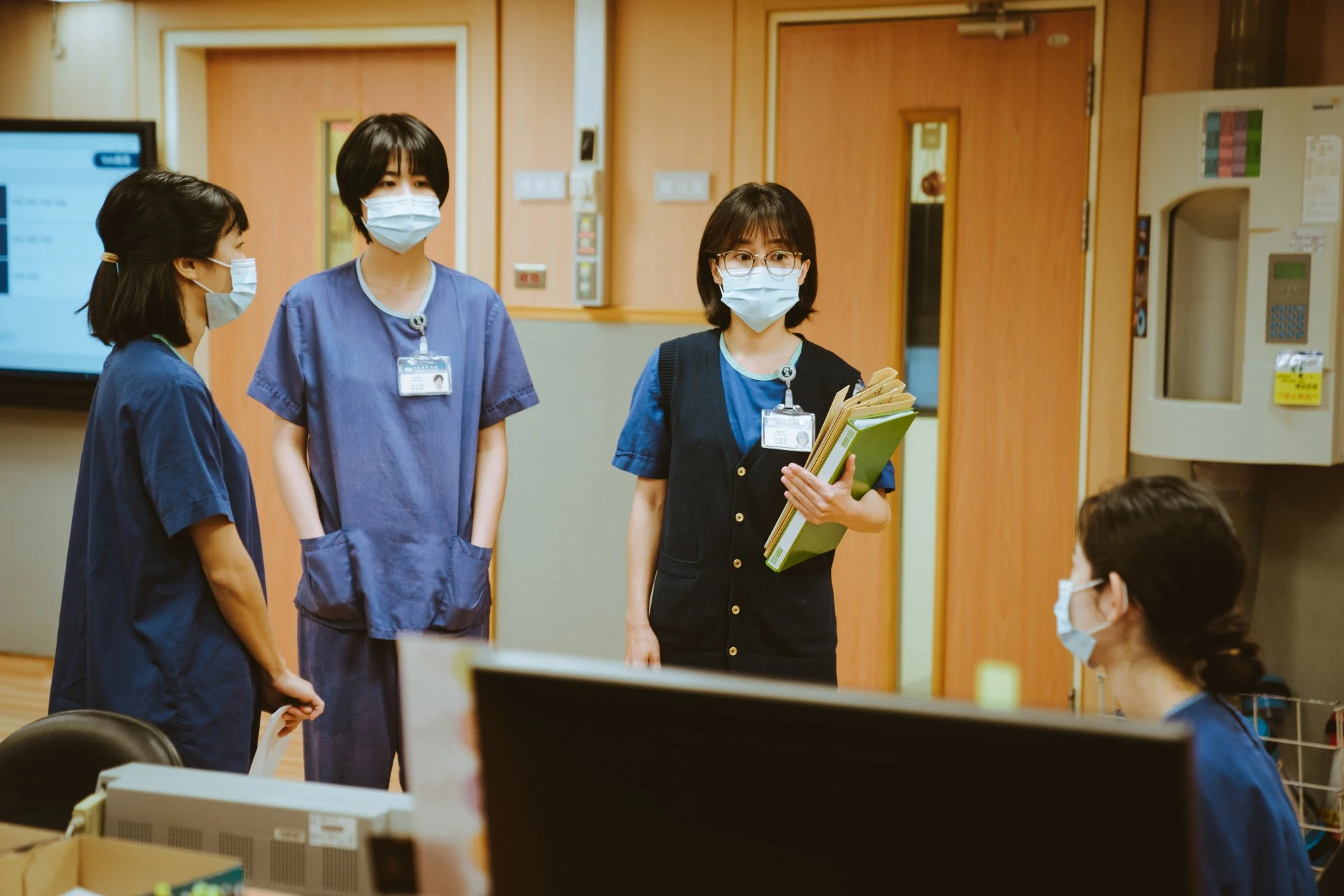 《打怪任務》10A護理站陳婉婷(右)飾護理長何佩柔,陳璇飾護理師杜庭如