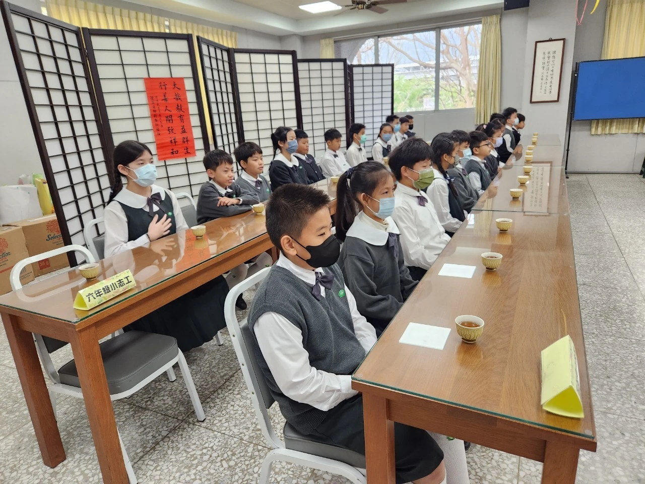 99位經指導老師薦舉的小志工,個個是樂於服務助人的好典範