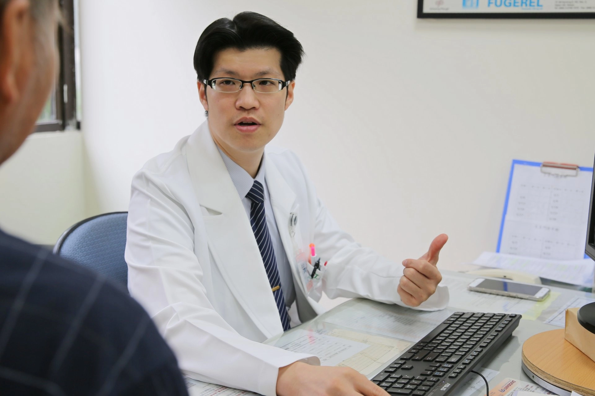 春節上午假日門診,外科有泌尿部泌尿腫瘤科主任江元宏看診。
