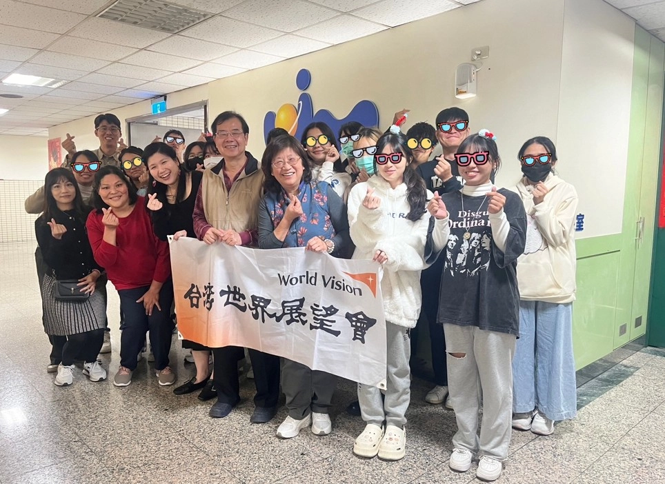 佐茂股份有限公司葉秋枝董事長與吳建銘總經理期許展望會孩子努力為未來打拼,之後也能回饋社會,讓愛循環。
