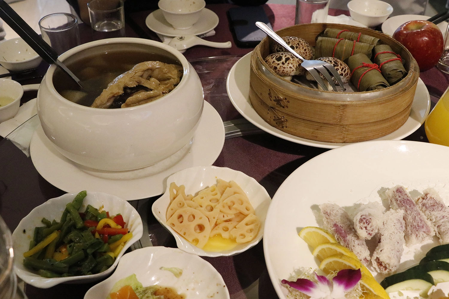慈濟臺東1月28日舉辦冬令發放及圍爐活動,與慈濟照顧戶一起圍爐。(圖為慈濟基金會提供)