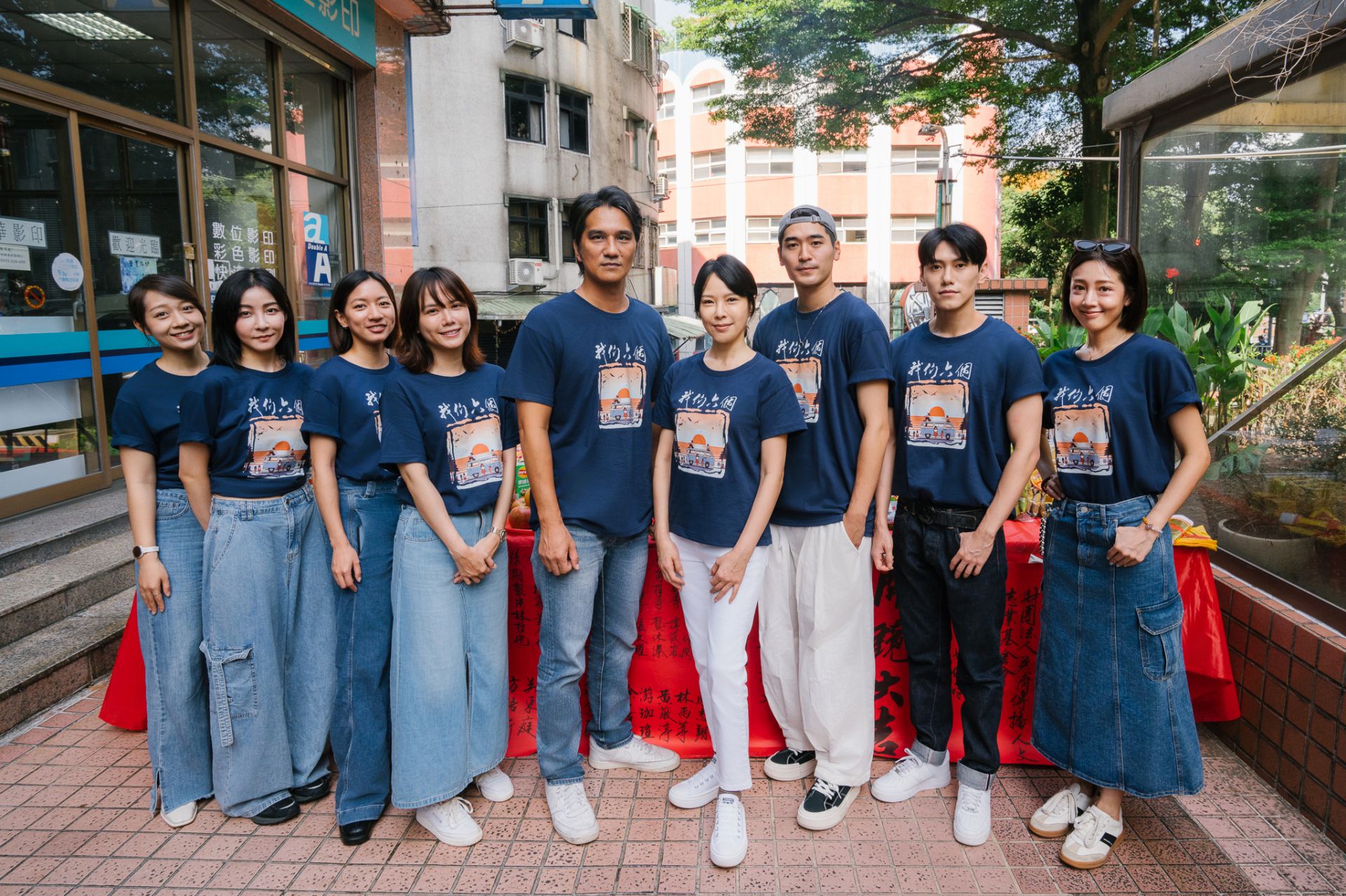 大愛劇《我們六個》開鏡。左起:安乙蕎、林雨葶、陳妤、方語昕、馬志翔、天心、涂善