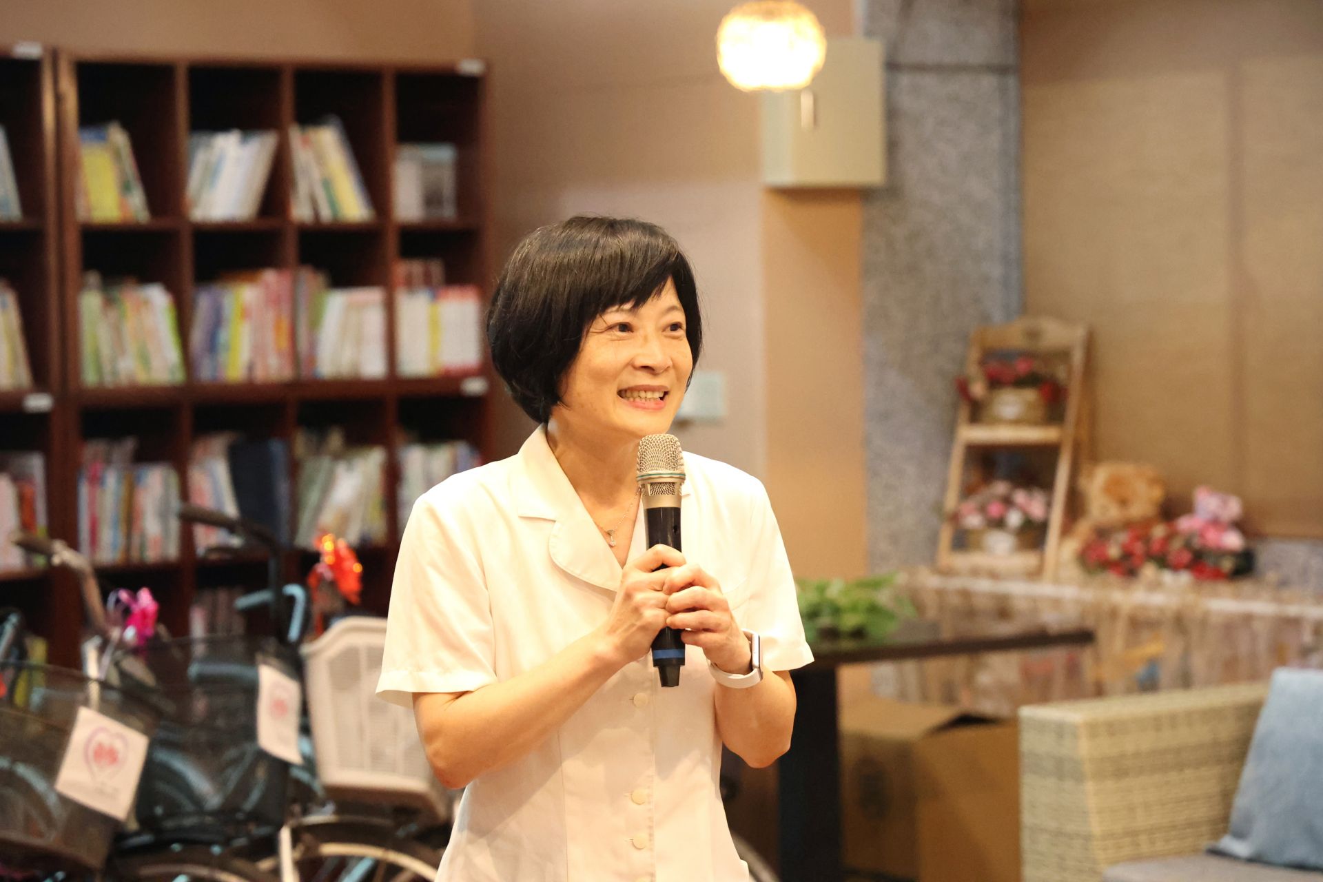 湯麗君主任表示,中階技術人力適用於《勞動基準法》,醫療院所即為直接雇主,對畢業後想留在臺灣就業的學生是很大的保障。