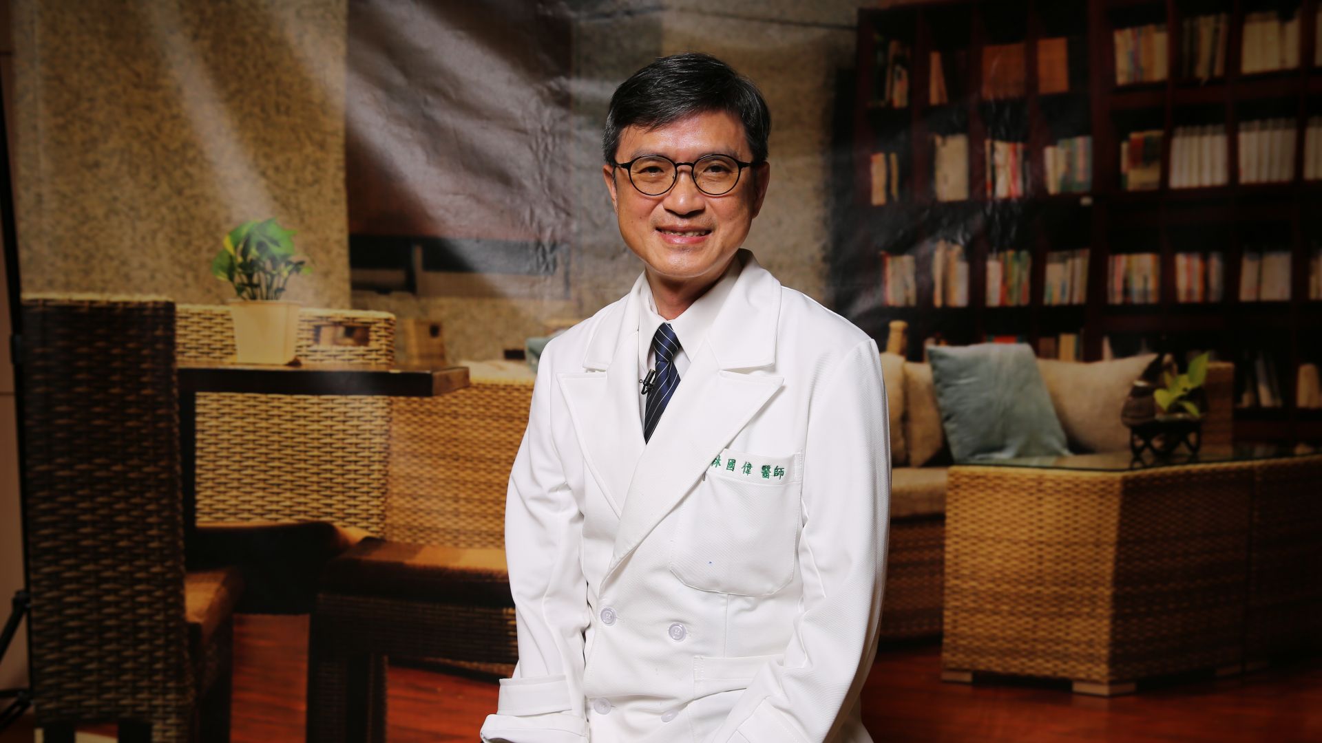 花蓮慈濟醫院中醫部穴位養生衛教影片,由林國偉醫師介紹如何利用支溝穴來調理身體,改善便秘的困擾。