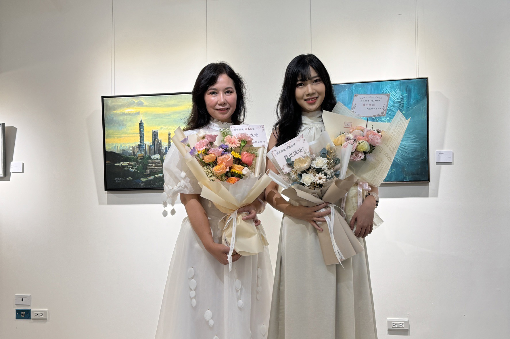 移民署第10屆新住民及其子女築夢計畫：詩畫臺灣-「嵐」雙個展兩位新住民藝術家（左為彭嵐、右為蘭嵐）