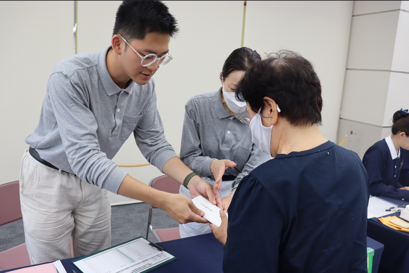 赴日留學的王羿晴成長於佛教家庭，自小耳濡目染佛法教義，喜歡熱心公益助人為樂，期許自己以實際行動發揮「利他」精神。
