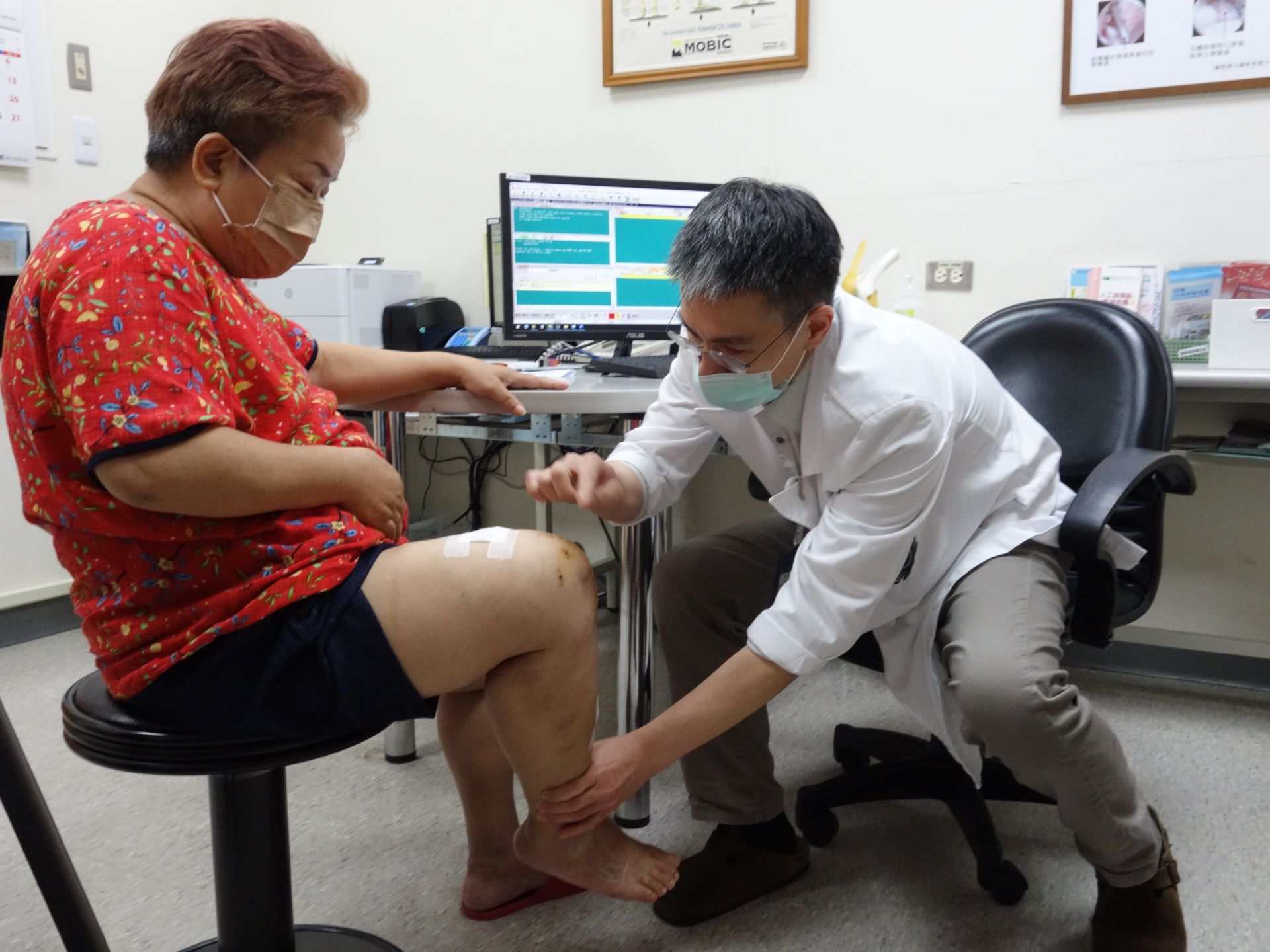 62歲的陳女士早在二年前因不慎跌倒後,導致左腳膝蓋軟骨破裂,巨烈的疼痛感讓她無法行走。